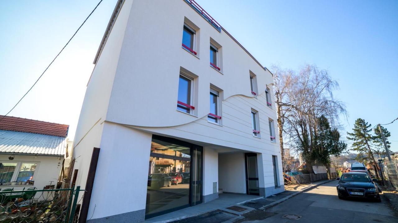 טוזלה Sun Square Apartments מראה חיצוני תמונה