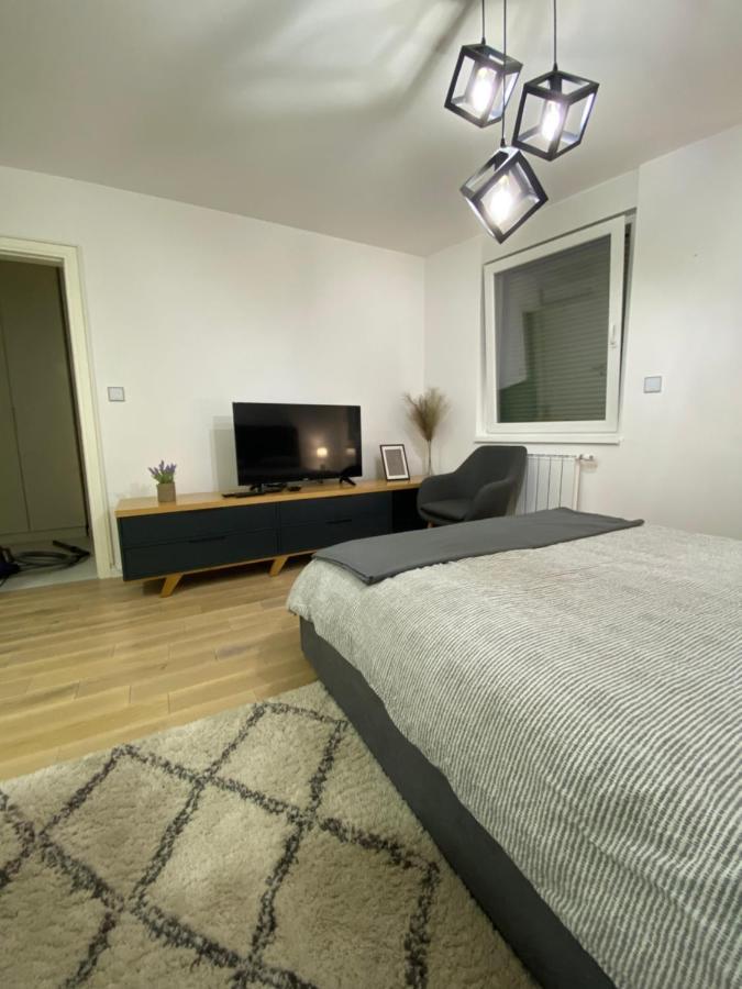 טוזלה Sun Square Apartments מראה חיצוני תמונה