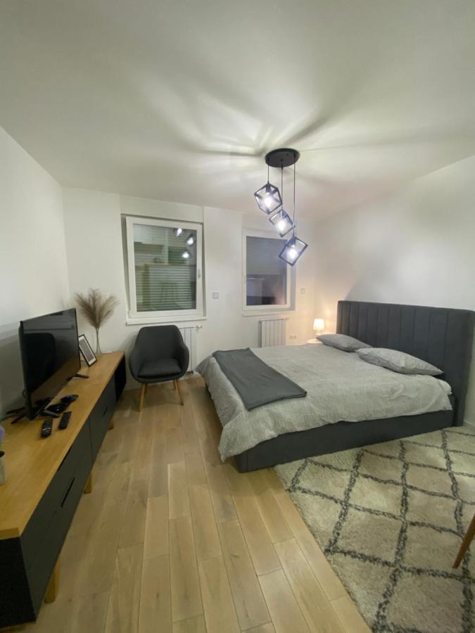 טוזלה Sun Square Apartments מראה חיצוני תמונה